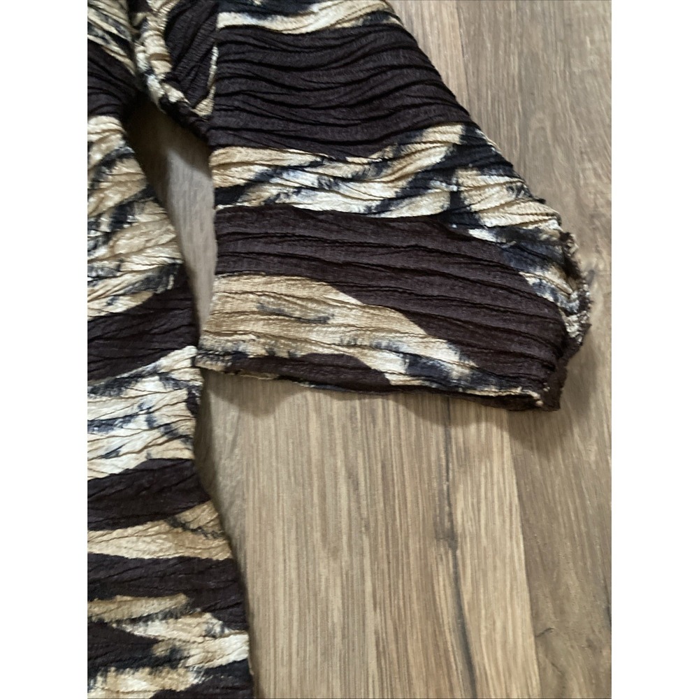 Chicos Womens Size 2 Medium Animal Print Crinkle Stretch Open 3/4 Sleeve Blouse - Picture 2 of 8